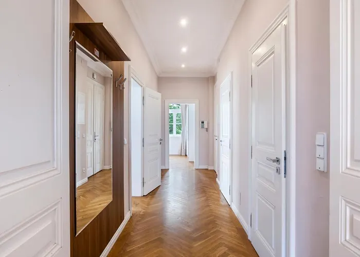 Apartment Imperial Schonbrunn *