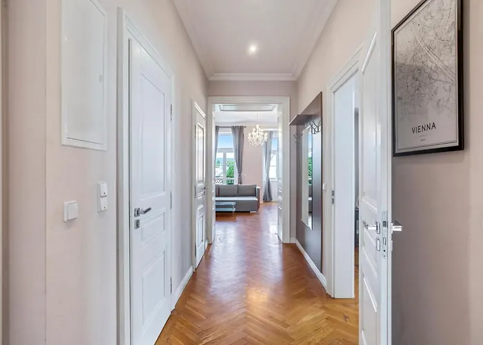Imperial Schonbrunn Apartment Vienna
