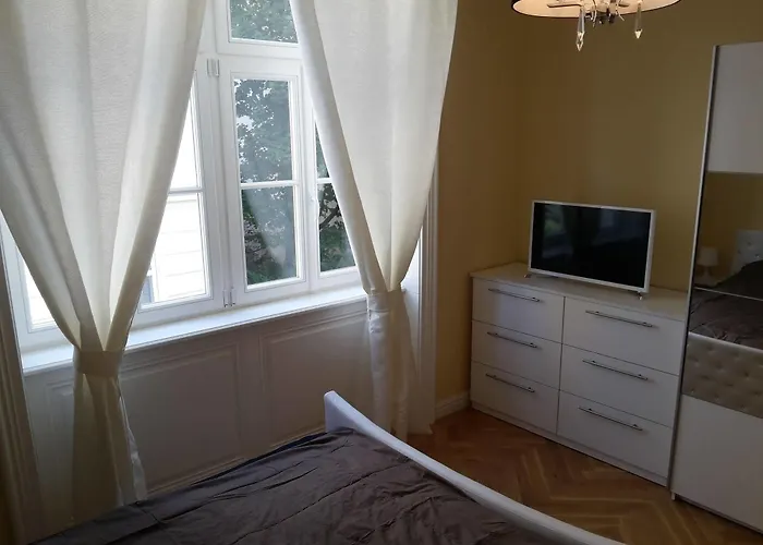 Apartment Imperial Schonbrunn *